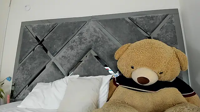 Snapshot of Sweet_Salome1 chatting on October 28, 12:19 pm Sweet Salome1 online show from October 28, 12:19 pm