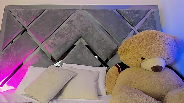 Snapshot of Sweet_Salome1 chatting on November 12, 12:16 pm Sweet Salome1 online show from November 12, 12:16 pm