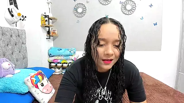 nay and aleja1 online show from October 4, 3:37 am