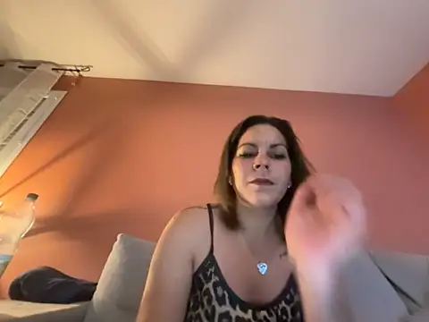 Snapshot of minettedusud chatting on November 28, 9:17 pm minettedusud online show from November 28, 9:17 pm