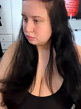 brunetteGirl274 online show from November 4, 11:42 am