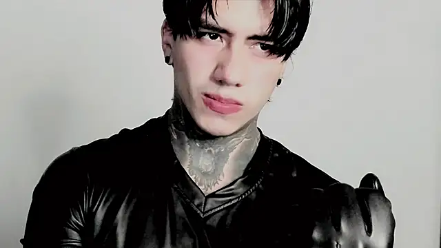 Snapshot of Alex_bdsmz chatting on November 11, 11:05 pm Alex bdsmz online show from November 11, 11:05 pm