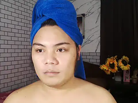 TSbrianaHugeCock online show from October 18, 9:10 am