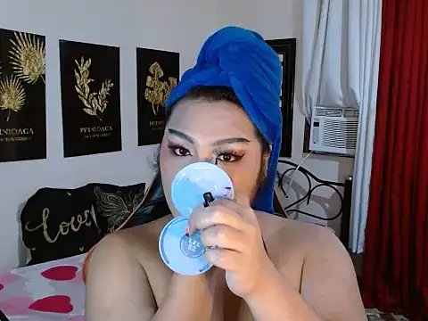 TSbrianaHugeCock online show from November 4, 8:13 am