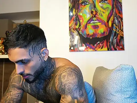 Snapshot of logan_hugh8 chatting on September 15, 6:46 am logan hugh8 online show from September 15, 6:46 am