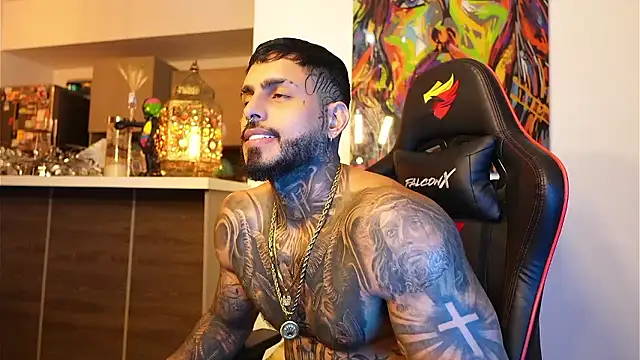 Snapshot of logan_hugh8 chatting on September 28, 2:06 am logan hugh8 online show from September 28, 2:06 am