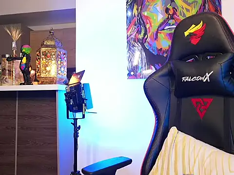 Snapshot of logan_hugh8 chatting on October 13, 11:16 pm logan hugh8 online show from October 13, 11:16 pm