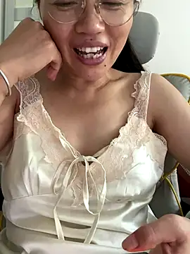 Snapshot of coco-o chatting on September 19, 8:49 am coco-o online show from September 19, 8:49 am