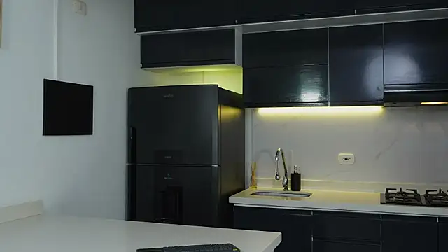 Snapshot of Timmyshy_ chatting on November 13, 10:08 pm Timmyshy online show from November 13, 10:08 pm