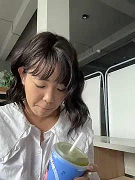 luluya1314 online show from April 7, 8:37 am