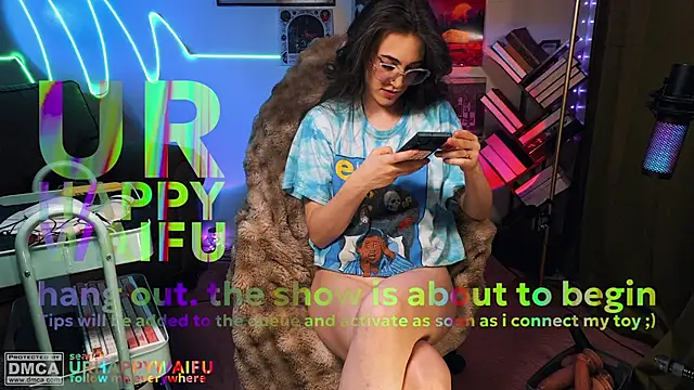 urhappywaifu online show from April 21, 3:02 am