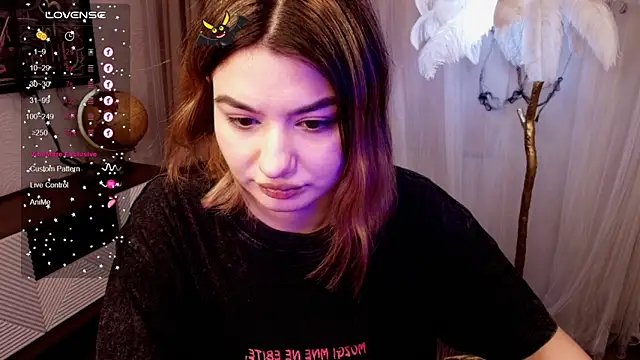 Snapshot of Dark_Moni chatting on November 5, 2:44 am Dark Moni online show from November 5, 2:44 am