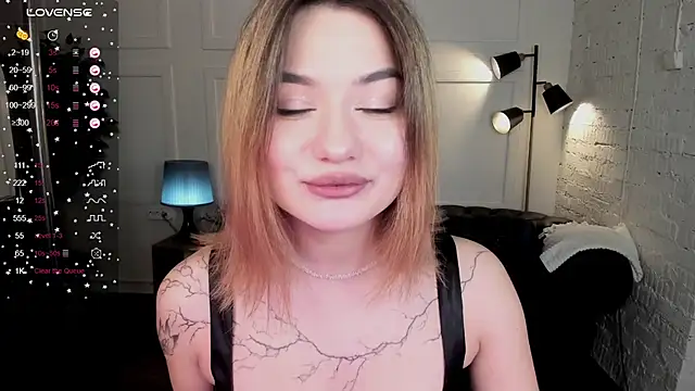 Snapshot of Dark_Moni chatting on November 7, 8:36 am Dark Moni online show from November 7, 8:36 am