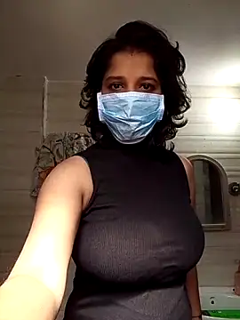 Snapshot of Love_Foreverr12 chatting on November 18, 7:13 am Love Foreverr12 online show from November 18, 7:13 am