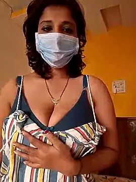 Snapshot of Love_Foreverr12 chatting on November 29, 6:49 am Love Foreverr12 online show from November 29, 6:49 am