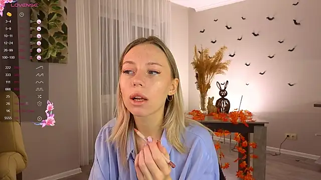 NyxaThorn online show from November 1, 2:41 pm