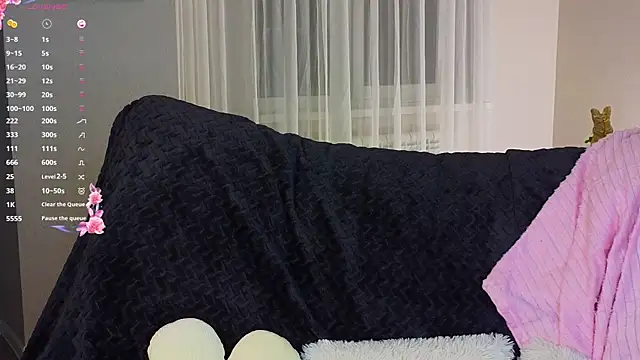 NyxaThorn online show from November 30, 2:43 pm