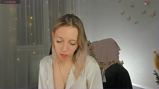 NyxaThorn online show from January 10, 2:41 pm