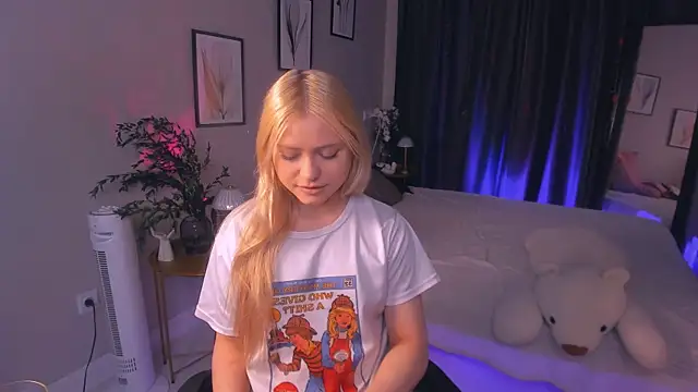 Millie Vanillies online show from September 12, 2:28 pm