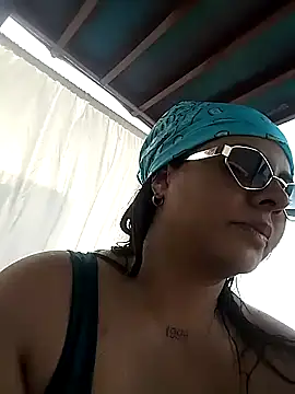 Snapshot of Luciana_r chatting on November 9, 9:13 pm Luciana r online show from November 9, 9:13 pm