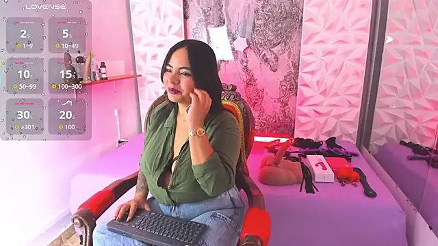 Snapshot of Luciana_r chatting on November 15, 9:54 pm Luciana r online show from November 15, 9:54 pm