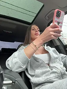  JessyRey  online show from April 2, 11:30 am