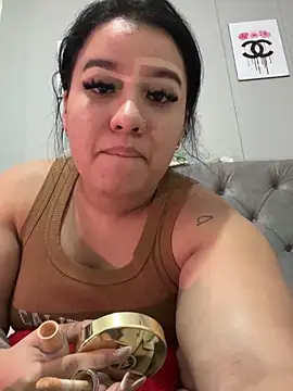 Snapshot of Aliciawhitee chatting on October 14, 12:22 am Aliciawhitee online show from October 14, 12:22 am