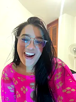Snapshot of Aliciawhitee chatting on November 20, 1:28 am Aliciawhitee online show from November 20, 1:28 am