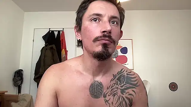 Snapshot of sunZfun chatting on November 5, 12:49 pm sunZfun online show from November 5, 12:49 pm