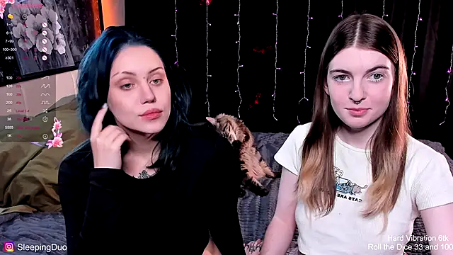 Snapshot of Threesomebabes chatting on November 3, 1:01 pm Threesomebabes online show from November 3, 1:01 pm