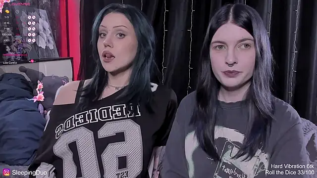 Threesomebabes online show from January 7, 5:15 pm