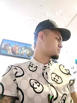 Snapshot of gaeldavid chatting on November 8, 3:50 am gaeldavid online show from November 8, 3:50 am