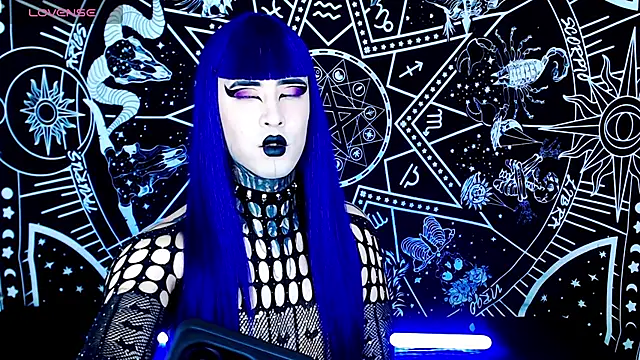 Snapshot of naomi_satan chatting on October 29, 1:41 am naomi satan online show from October 29, 1:41 am