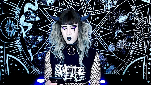 Snapshot of naomi_satan chatting on November 14, 1:15 am naomi satan online show from November 14, 1:15 am