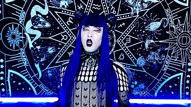 Snapshot of naomi_satan chatting on November 29, 12:24 am naomi satan online show from November 29, 12:24 am