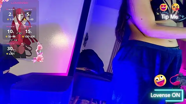 Snapshot of Valkiria_09 chatting on October 4, 3:59 am Valkiria 09 online show from October 4, 3:59 am