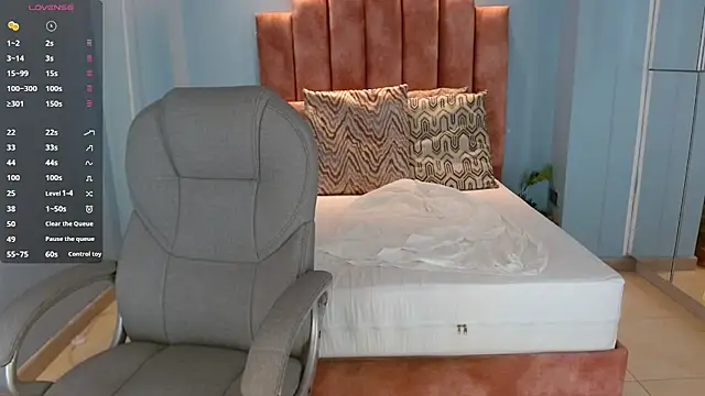 Milaa Star  online show from February 28, 3:29 am