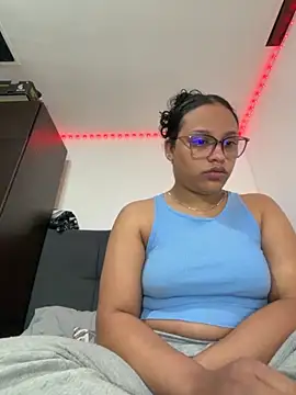 Snapshot of angels_evil chatting on November 23, 6:46 am angels evil online show from November 23, 6:46 am