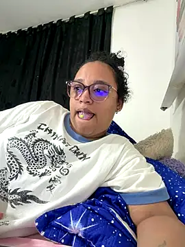 Snapshot of angels_evil chatting on December 3, 3:14 am angels evil online show from December 3, 3:14 am