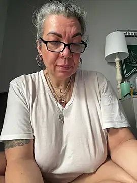 Snapshot of dieseldame1313 chatting on January 21, 3:54 pm dieseldame1313 online show from January 21, 3:54 pm