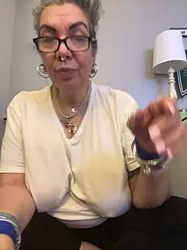 Snapshot of dieseldame1313 chatting on January 22, 11:43 pm dieseldame1313 online show from January 22, 11:43 pm