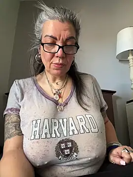 Snapshot of dieseldame1313 chatting on January 25, 6:35 pm dieseldame1313 online show from January 25, 6:35 pm