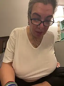 Snapshot of dieseldame1313 chatting on January 28, 11:17 pm dieseldame1313 online show from January 28, 11:17 pm