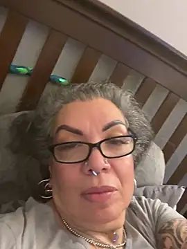 Snapshot of dieseldame1313 chatting on February 12, 5:26 am dieseldame1313 online show from February 12, 5:26 am