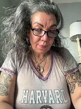 Snapshot of dieseldame1313 chatting on February 12, 10:26 pm dieseldame1313 online show from February 12, 10:26 pm