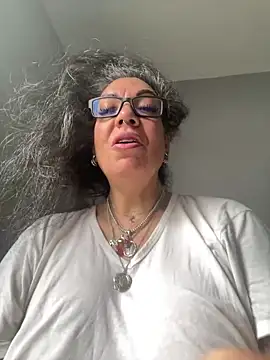 Snapshot of dieseldame1313 chatting on February 20, 4:57 pm dieseldame1313 online show from February 20, 4:57 pm