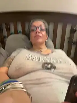 Snapshot of dieseldame1313 chatting on February 24, 4:49 am dieseldame1313 online show from February 24, 4:49 am