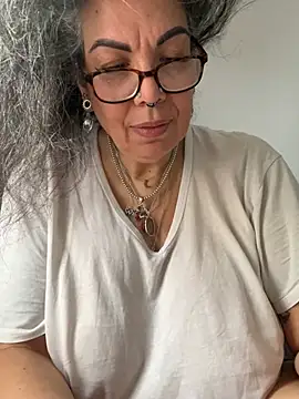 Snapshot of dieseldame1313 chatting on March 5, 7:17 pm dieseldame1313 online show from March 5, 7:17 pm