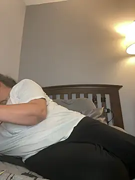 Snapshot of dieseldame1313 chatting on March 12, 5:57 am dieseldame1313 online show from March 12, 5:57 am