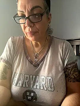 Snapshot of dieseldame1313 chatting on November 13, 8:30 pm dieseldame1313 online show from November 13, 8:30 pm